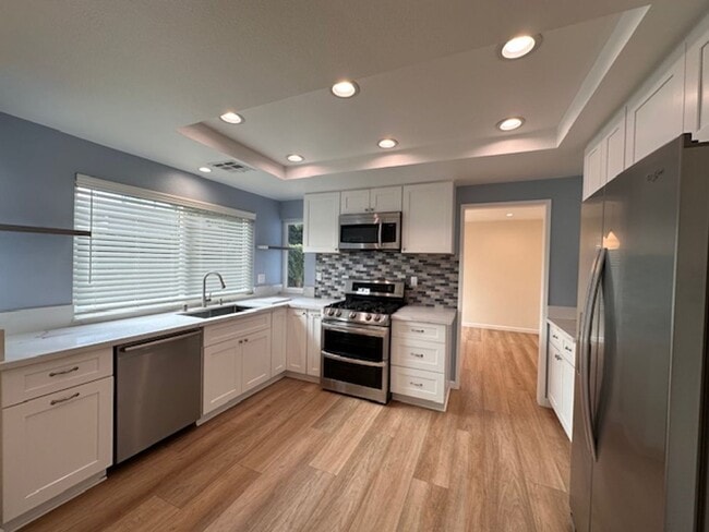 Building Photo - Beautiful 4-Bedroom Home located in one of most desirable neighborhoods