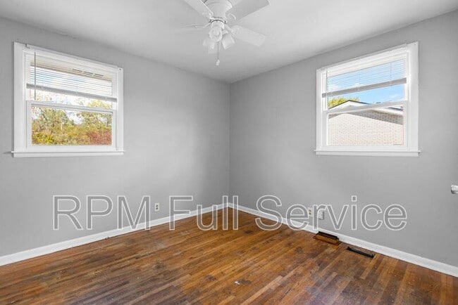 Building Photo - 465 Clearwater Dr