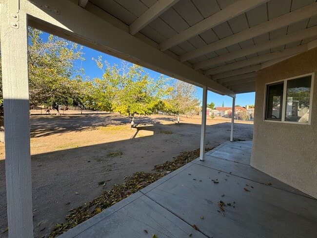 Building Photo - Newly remodeled home on The Mesa in Hesperia!