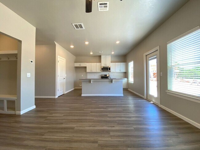 Building Photo - 7904 NW 134th St