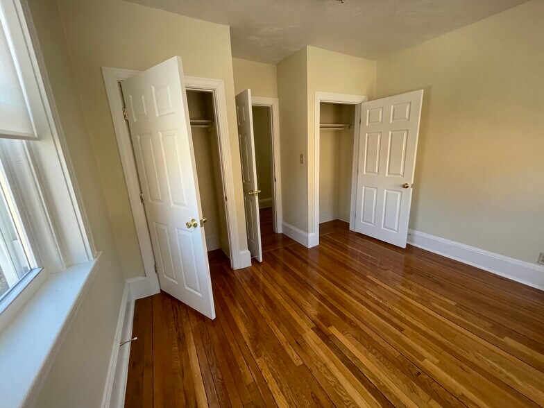 Building Photo - 165 Chiswick Rd