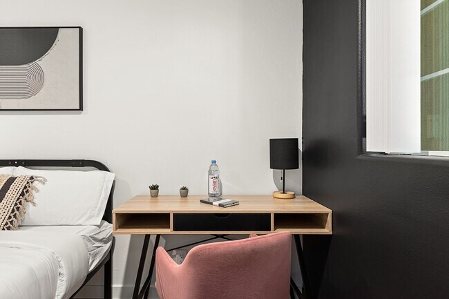 Building Photo - 10777 Ashton Ave