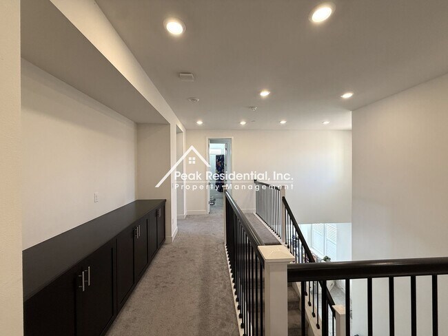 Building Photo - 3535 Heron Ct