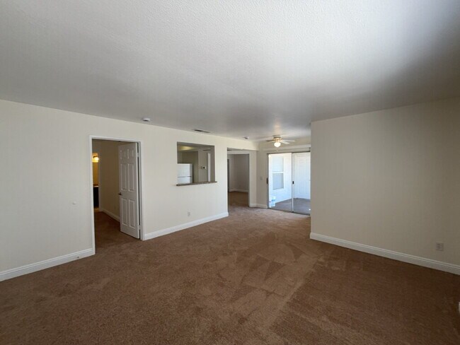 Building Photo - Comfortable and well-equipped 2-bedroom, 2-bathroom condo