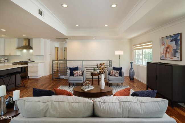 Building Photo - 1721 La Loma Rd