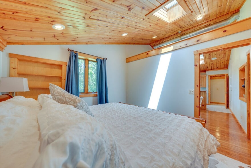 Building Photo - 27W172 Galusha Ave