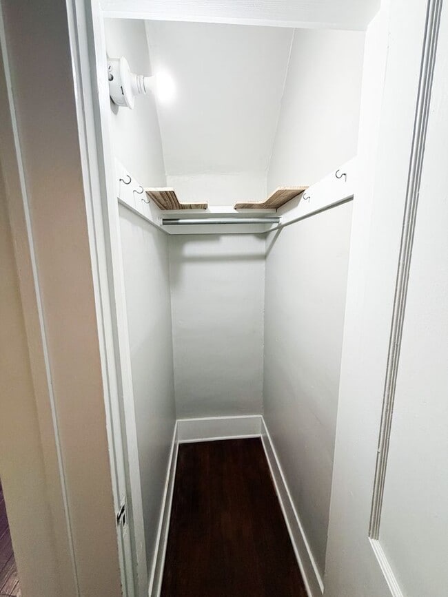 Building Photo - 2b 1.5 ba w basement, Lawn Care + Trash Included