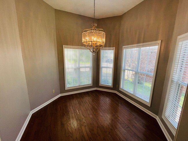 Building Photo - 3BD/2BA FOR RENT