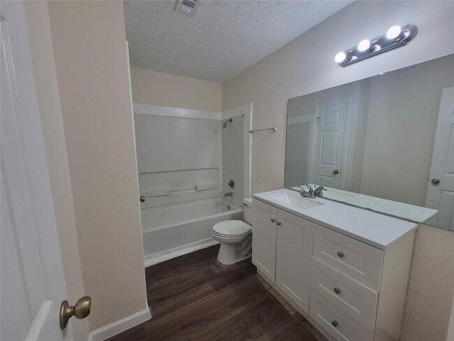 Building Photo - 1105 Ash Cove