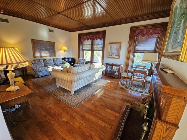 Building Photo - 364 BELLEVUE Avenue UNIT W S