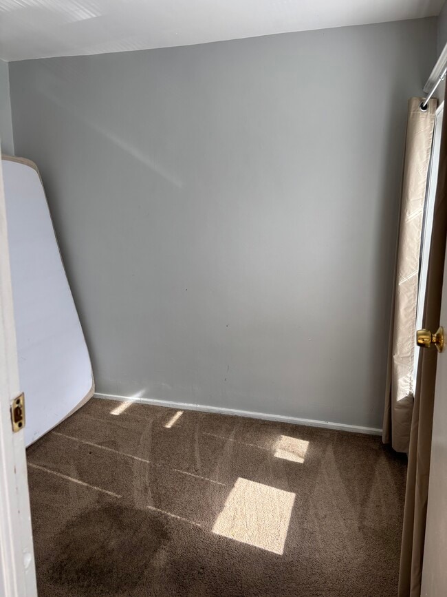 Building Photo - 243 Niagara St