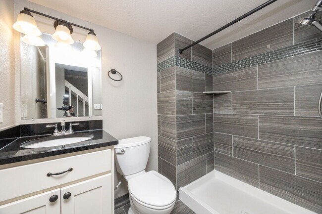 Building Photo - Discover Comfort and Style: Spacious 2-Bed...