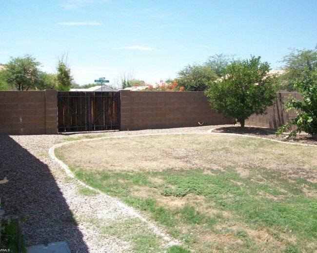 Building Photo - Hello Sunshine! Rita Ranch Hacienda Del Or...