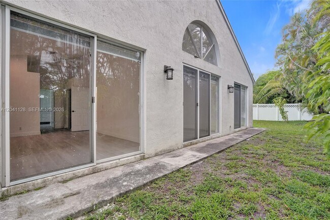 Building Photo - 6931 NW 34th St