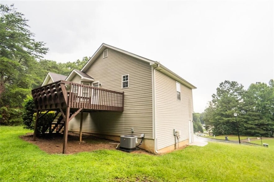 Building Photo - 52 Fieldstone Ct