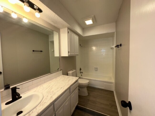 Building Photo - 2301 S Chestnut Ave