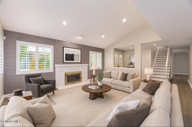 Building Photo - 6058 Hedgewall Dr