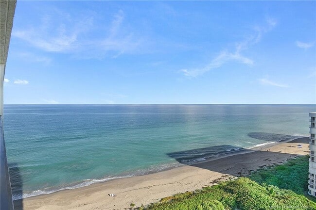 Building Photo - 9550 S Ocean Dr