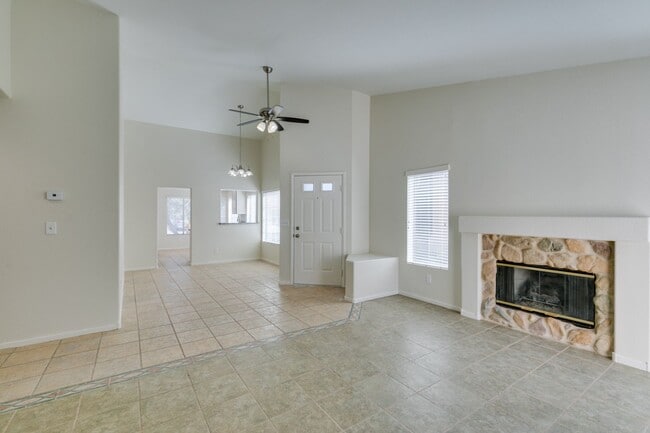 Building Photo - Cozy 3 bedroom single story house in Green Valley
