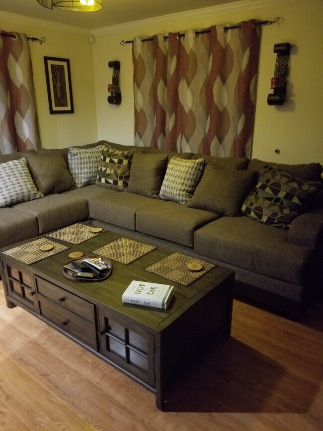 Living Room - 6302 S Rimpau Blvd