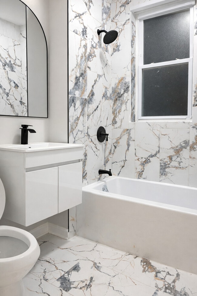 Building Photo - 3927 W Lexington St