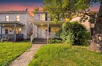 Building Photo - 3 Bed 1.5 bath Updated House Fenced yard -Pets
