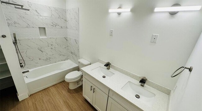 Building Photo - 4512 Brinkley St