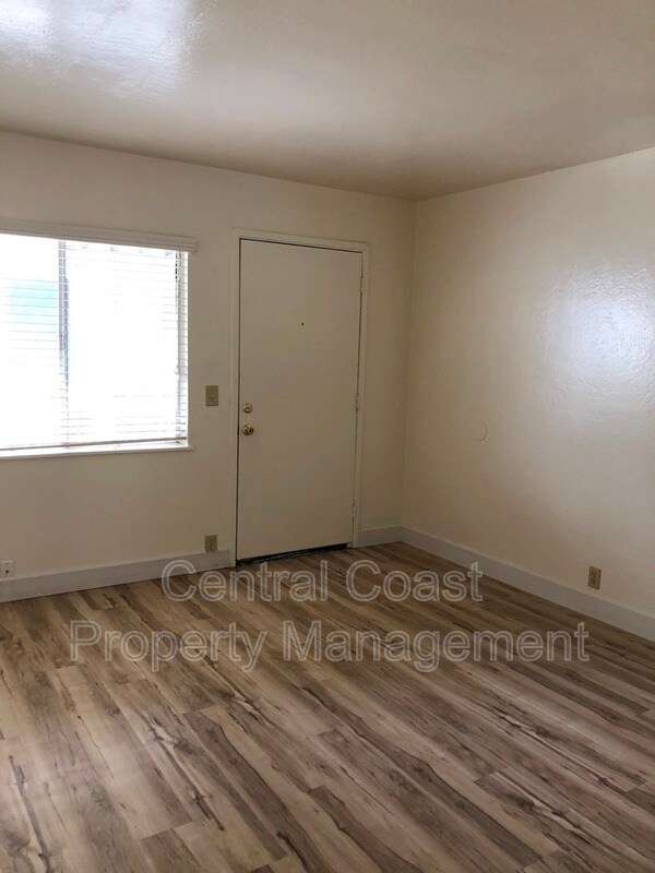 Building Photo - 1021 Funston Ave