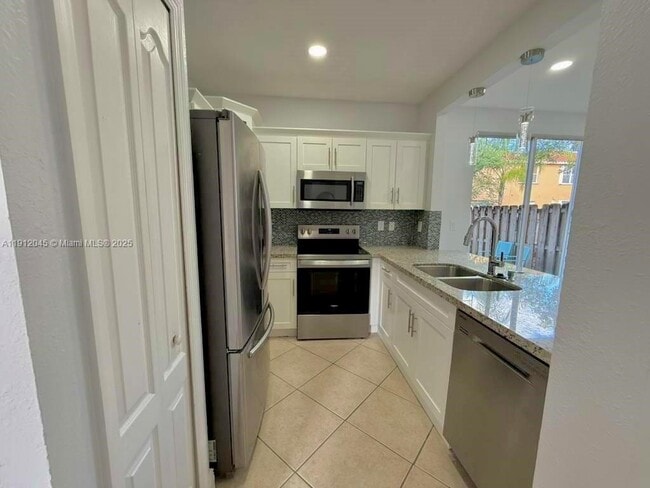 Building Photo - 922 NW 134th Ave