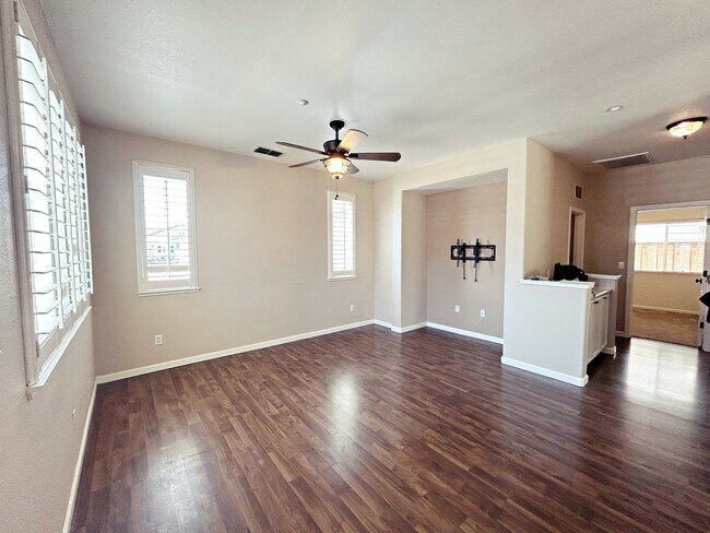 Building Photo - 253 Creektrail Ct