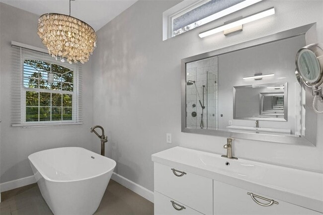 Building Photo - 11011 Hyacinth Pl