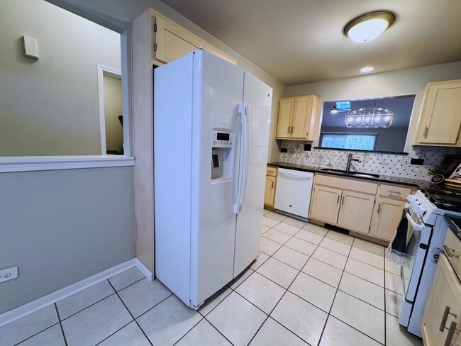 Building Photo - 6752 Coffman Dr