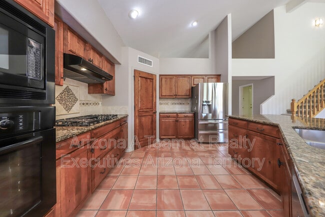 Building Photo - 831 S Rincon Rising Rd
