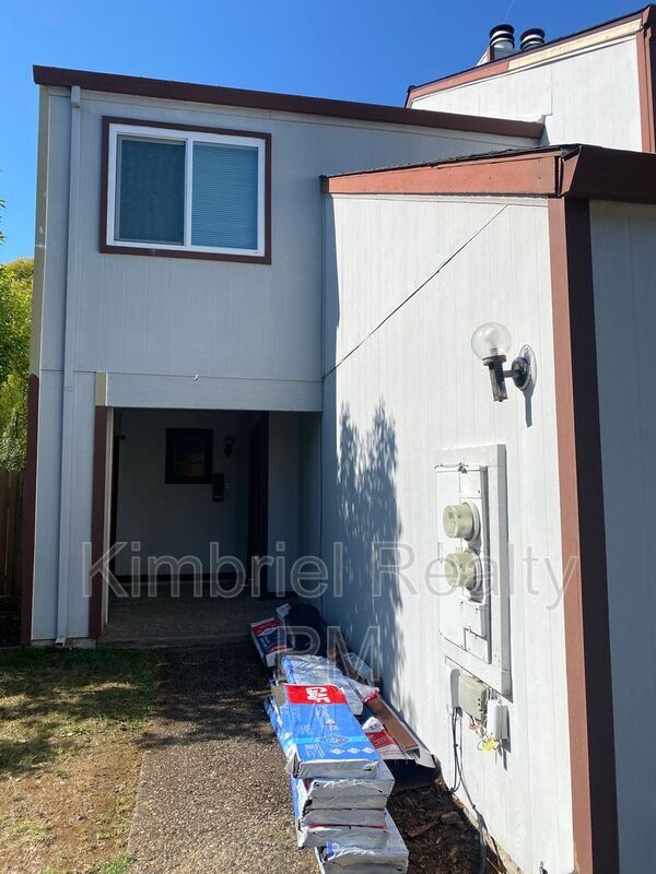 Building Photo - 2928 Stanford Ln