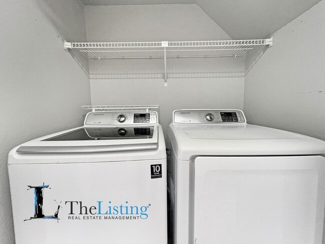 Building Photo - 11007 Summer Dr