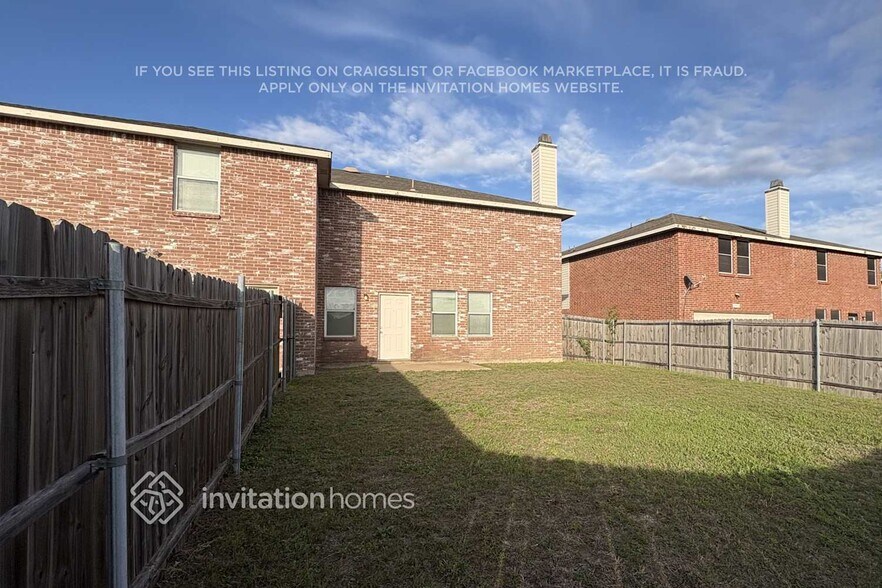 Building Photo - 2917 Paint Brush Pl