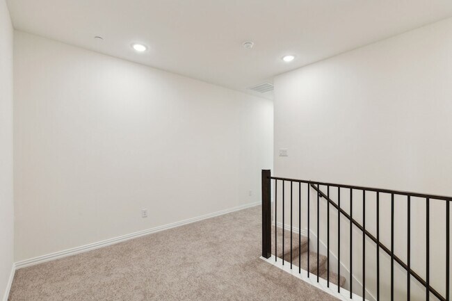 Building Photo - 3765 Pierce Ln