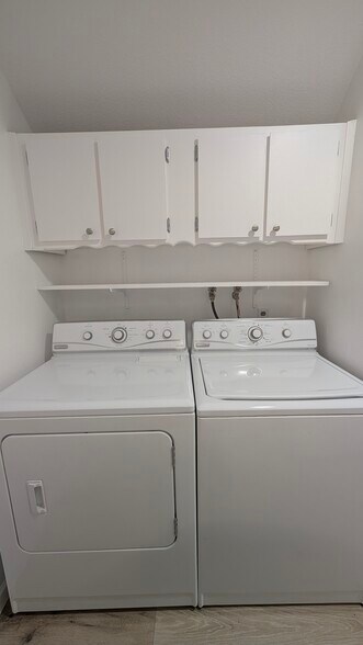 Building Photo - 2125 S Division Ave