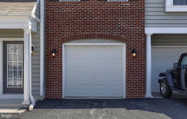 Building Photo - 670 Whitetail Dr