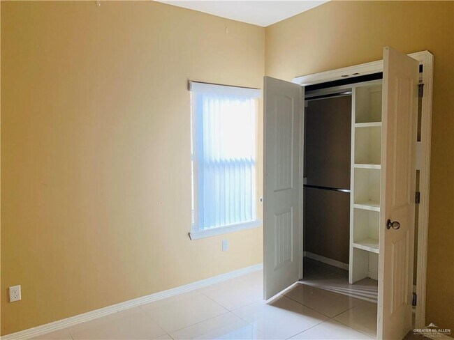 Building Photo - 13 E Franklin Ave