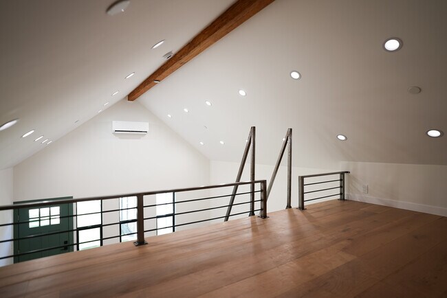 Building Photo - 6008 Melvin Ave