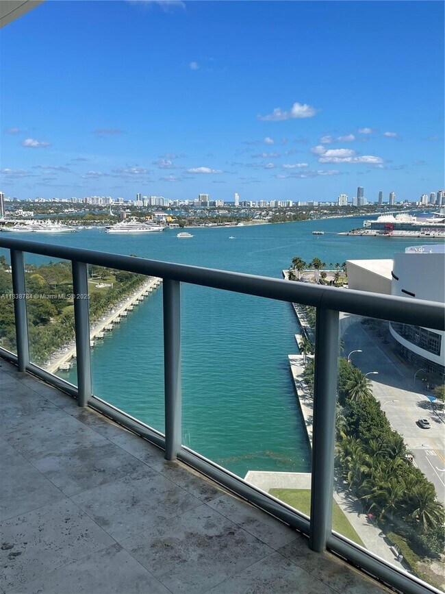 Building Photo - 888 Biscayne Blvd