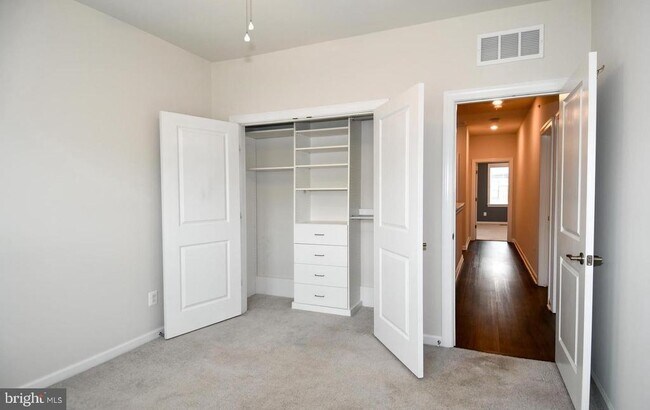 Building Photo - 20739 Heron Landing Dr