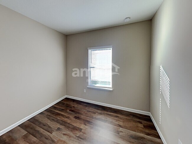 Building Photo - 150 Hemlock Pt