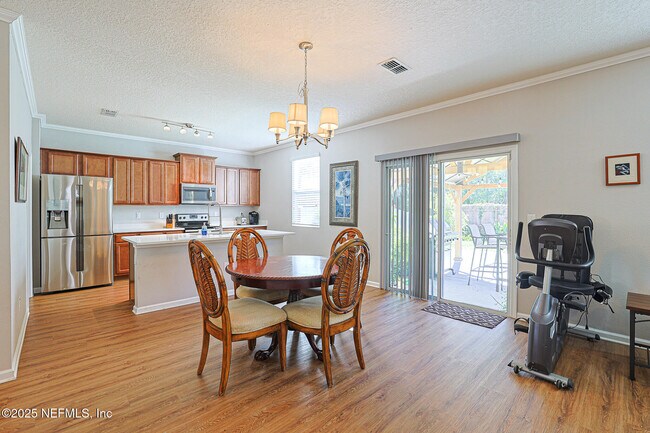 Building Photo - 2408 Bonnie Lakes Dr