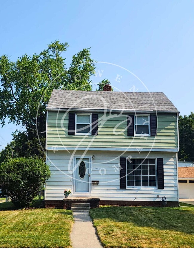 Building Photo - Move-In Ready! Spacious 4–5 Bedroom Home w...