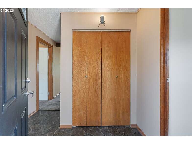 Building Photo - 5324 SE Flavel St