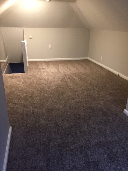 Building Photo - 108 W 6th Ave