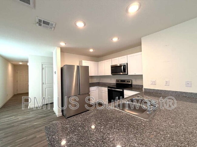 Building Photo - 2430 River Valley Cir