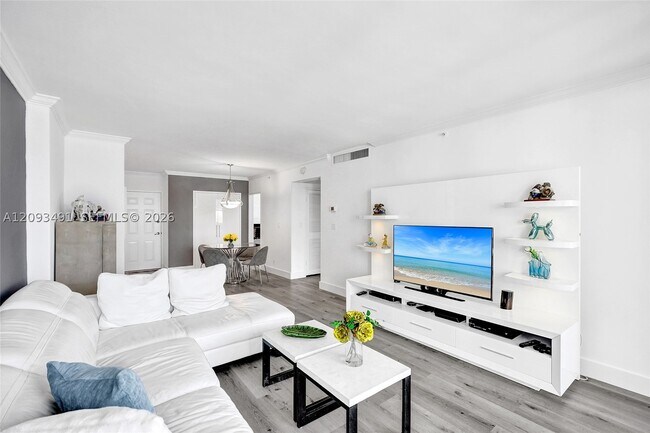 Building Photo - 2501 S Ocean Dr